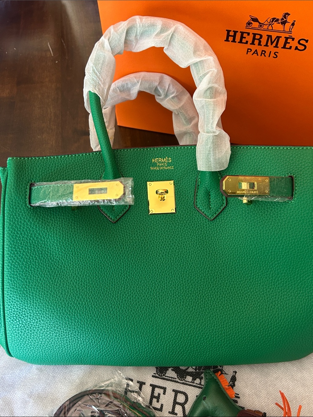 Inspire Style Green Structured Top-Handle Satchel with Gold Hardware - Picture 6 of 8